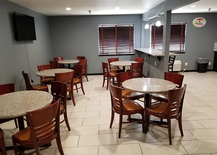 Super 8 By Wyndham Fort Collins