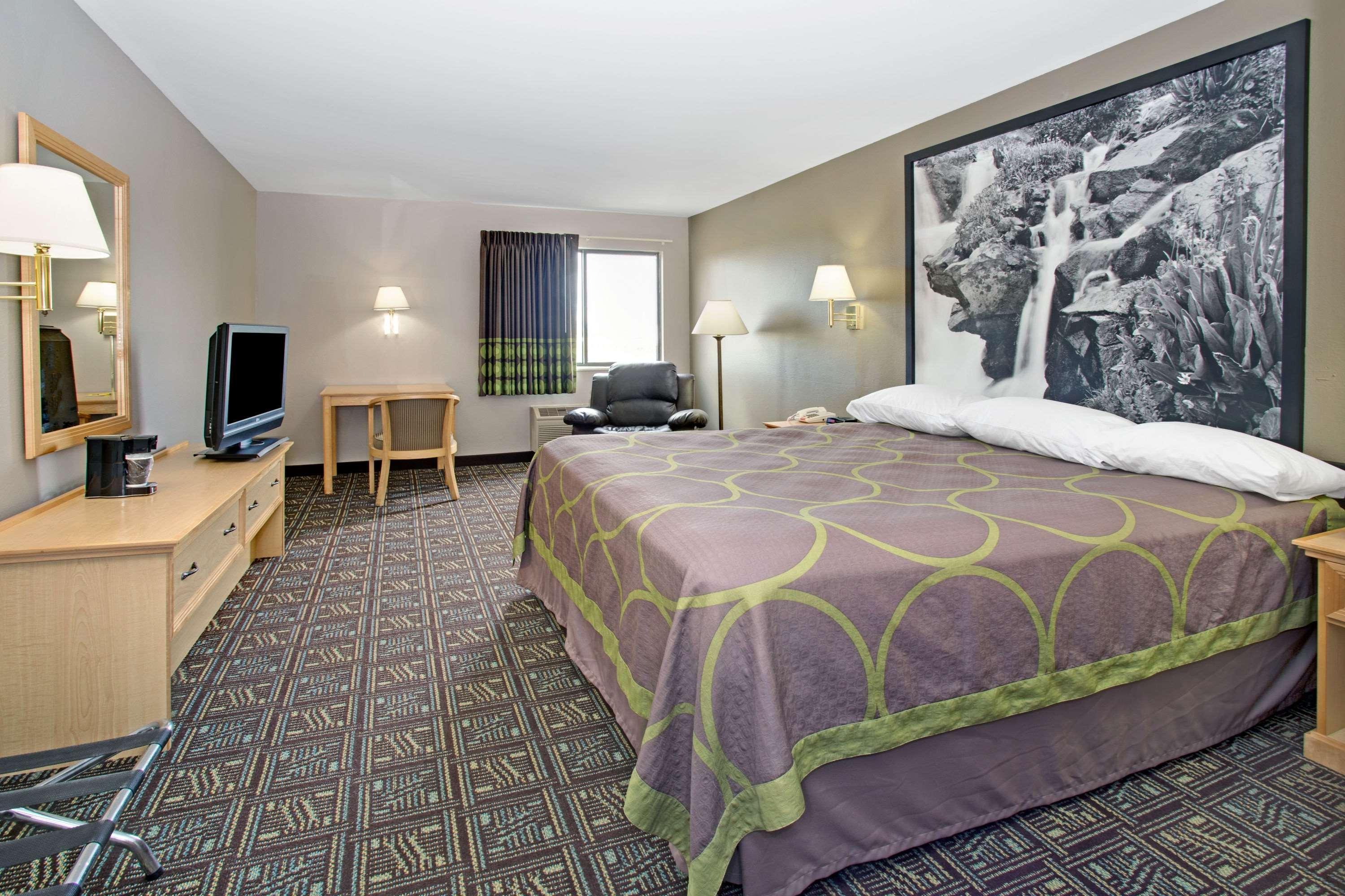 Super 8 By Wyndham Collins Fort Collins