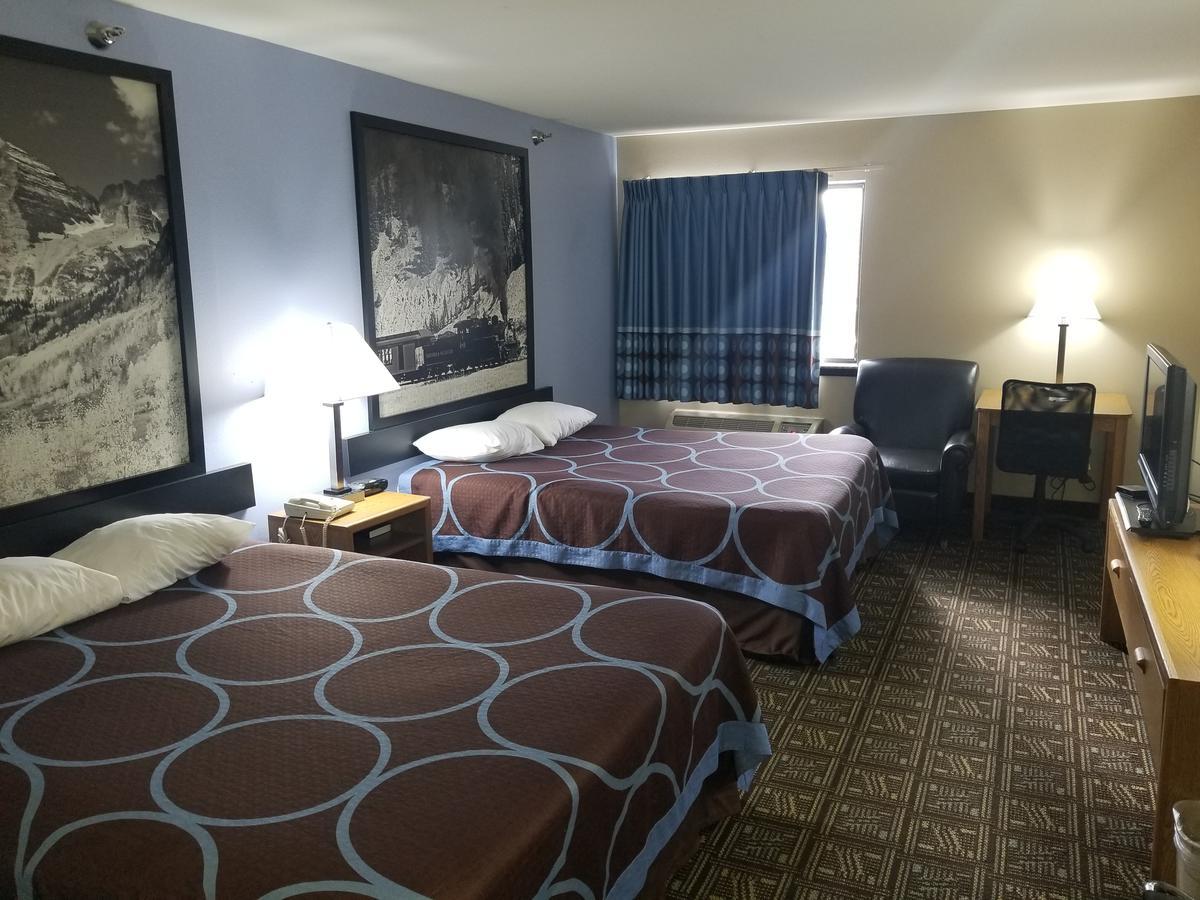 Super 8 By Wyndham Collins 2*